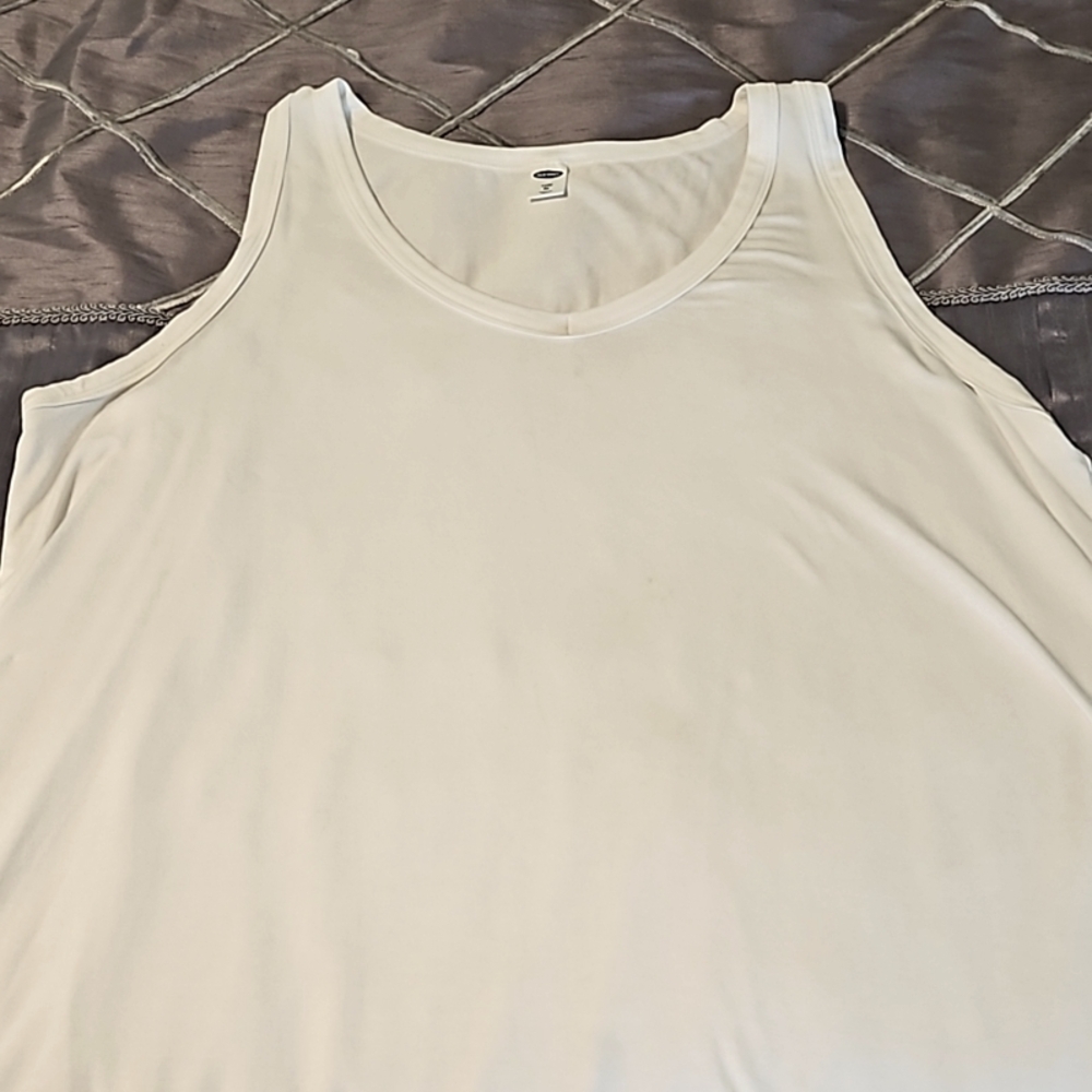 🦭 Old Navy tank top